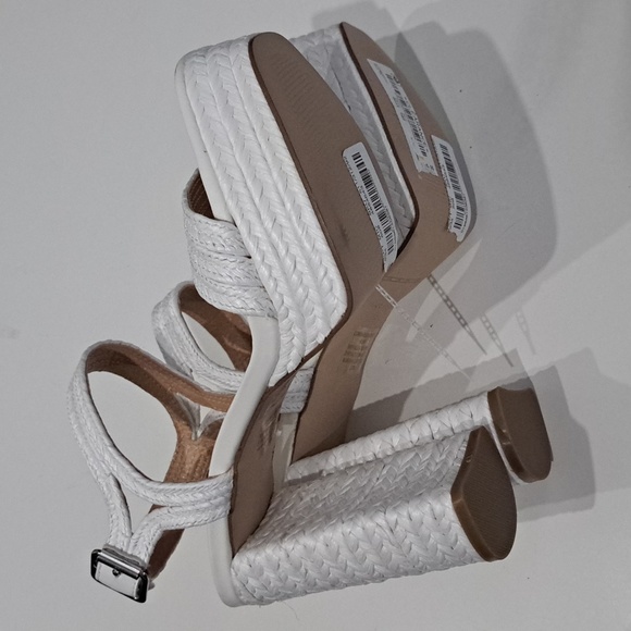 Steve Madden Lomardo Sandal in White - Picture 7 of 9